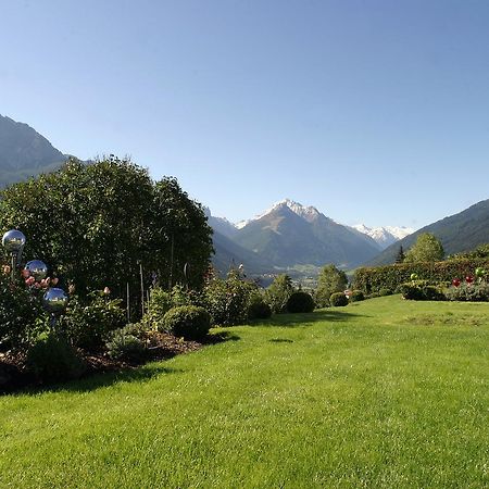 Hotel Landgut Thalerhof Telfes im Stubai Esterno foto