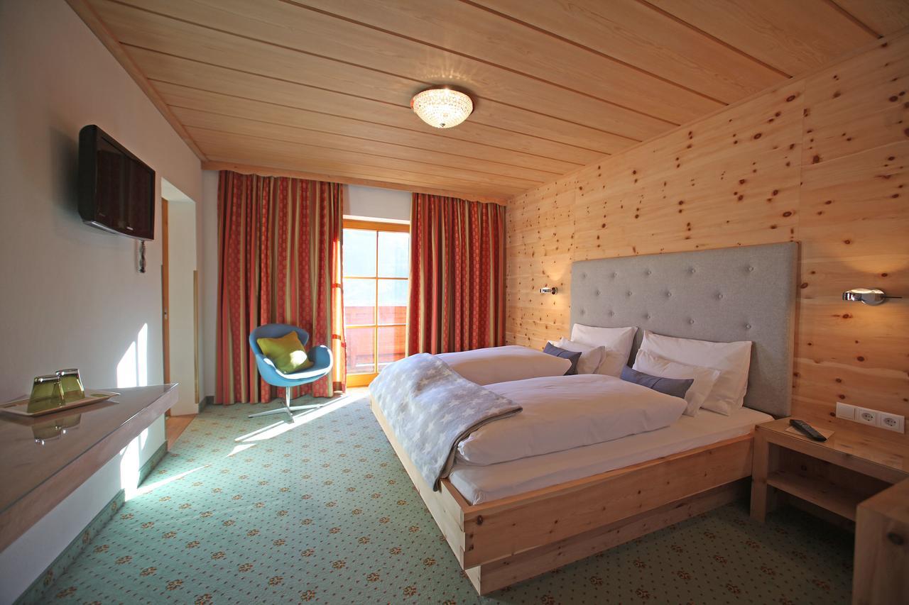 Hotel Landgut Thalerhof Telfes im Stubai Esterno foto