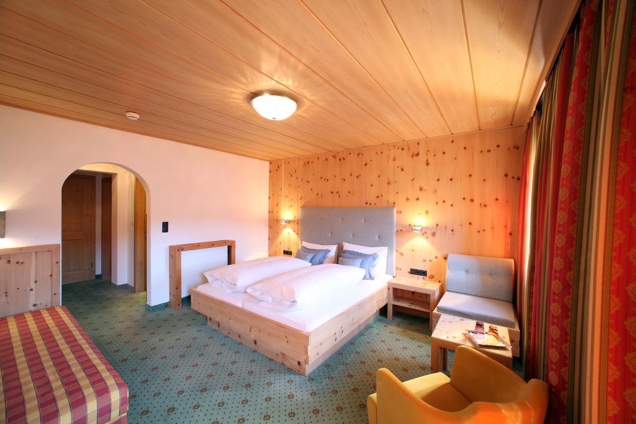 Hotel Landgut Thalerhof Telfes im Stubai Esterno foto