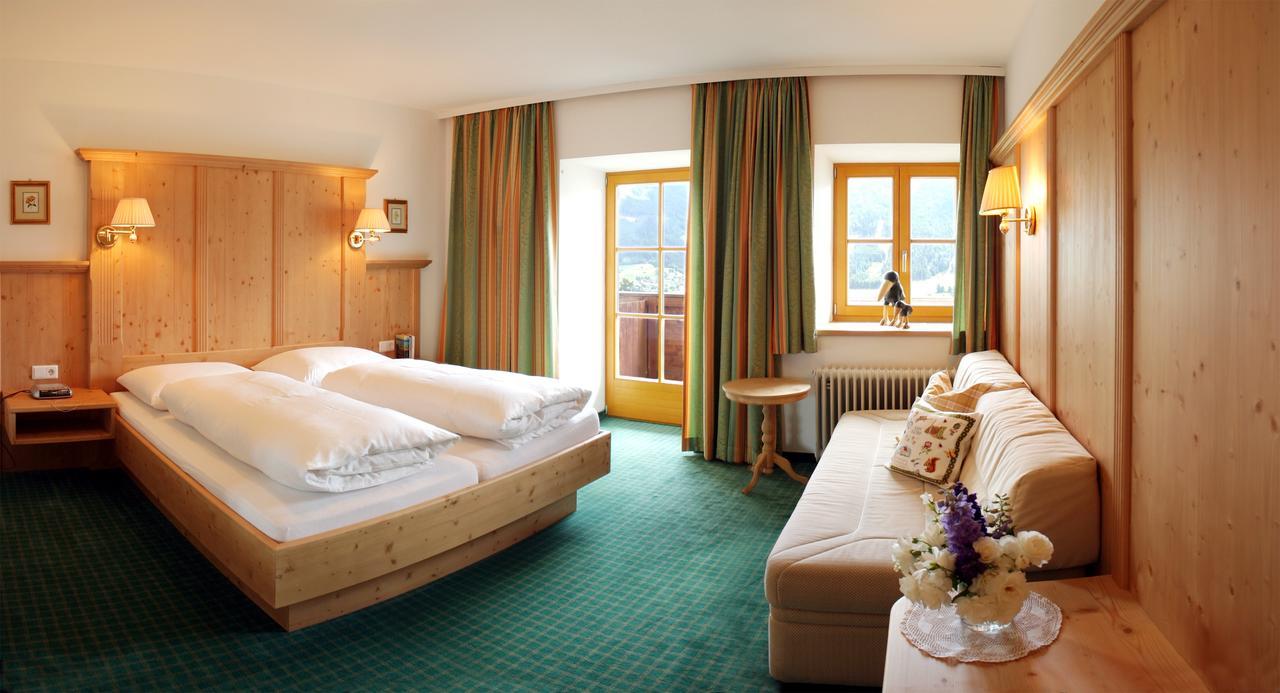 Hotel Landgut Thalerhof Telfes im Stubai Esterno foto