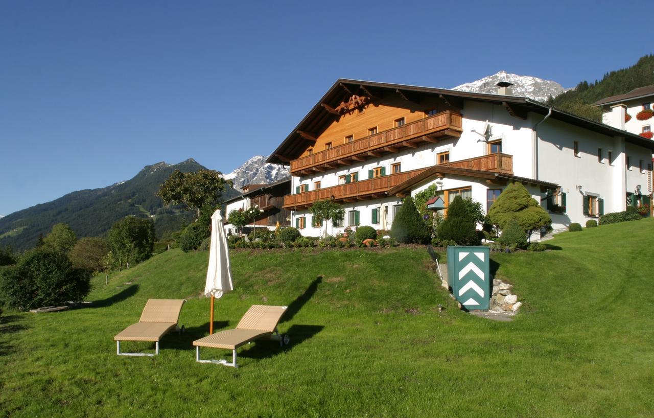Hotel Landgut Thalerhof Telfes im Stubai Esterno foto