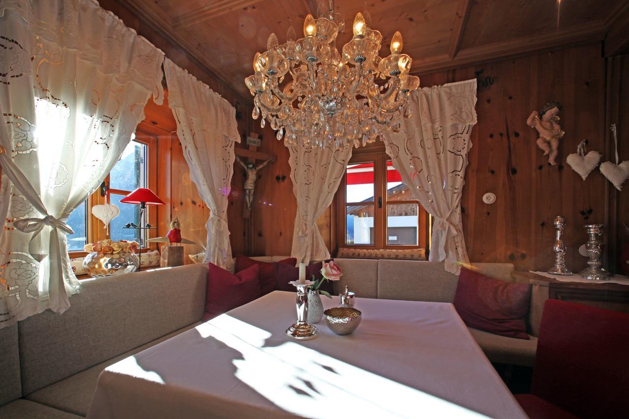 Hotel Landgut Thalerhof Telfes im Stubai Esterno foto