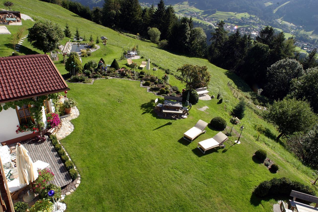 Hotel Landgut Thalerhof Telfes im Stubai Esterno foto