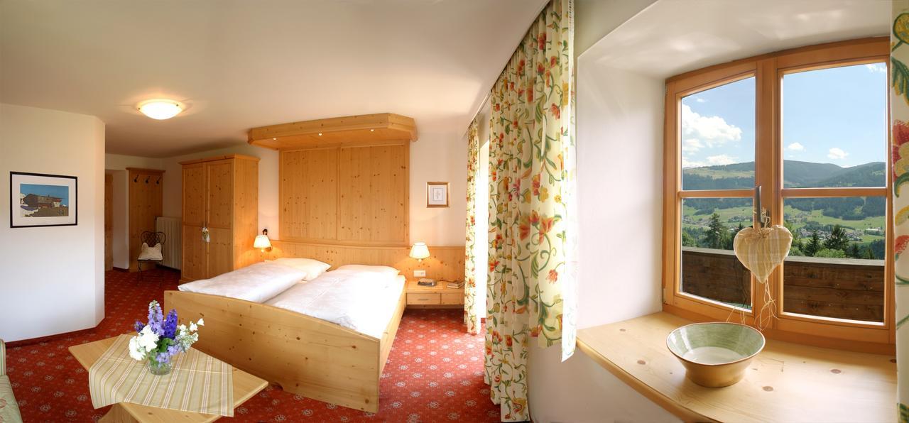 Hotel Landgut Thalerhof Telfes im Stubai Esterno foto
